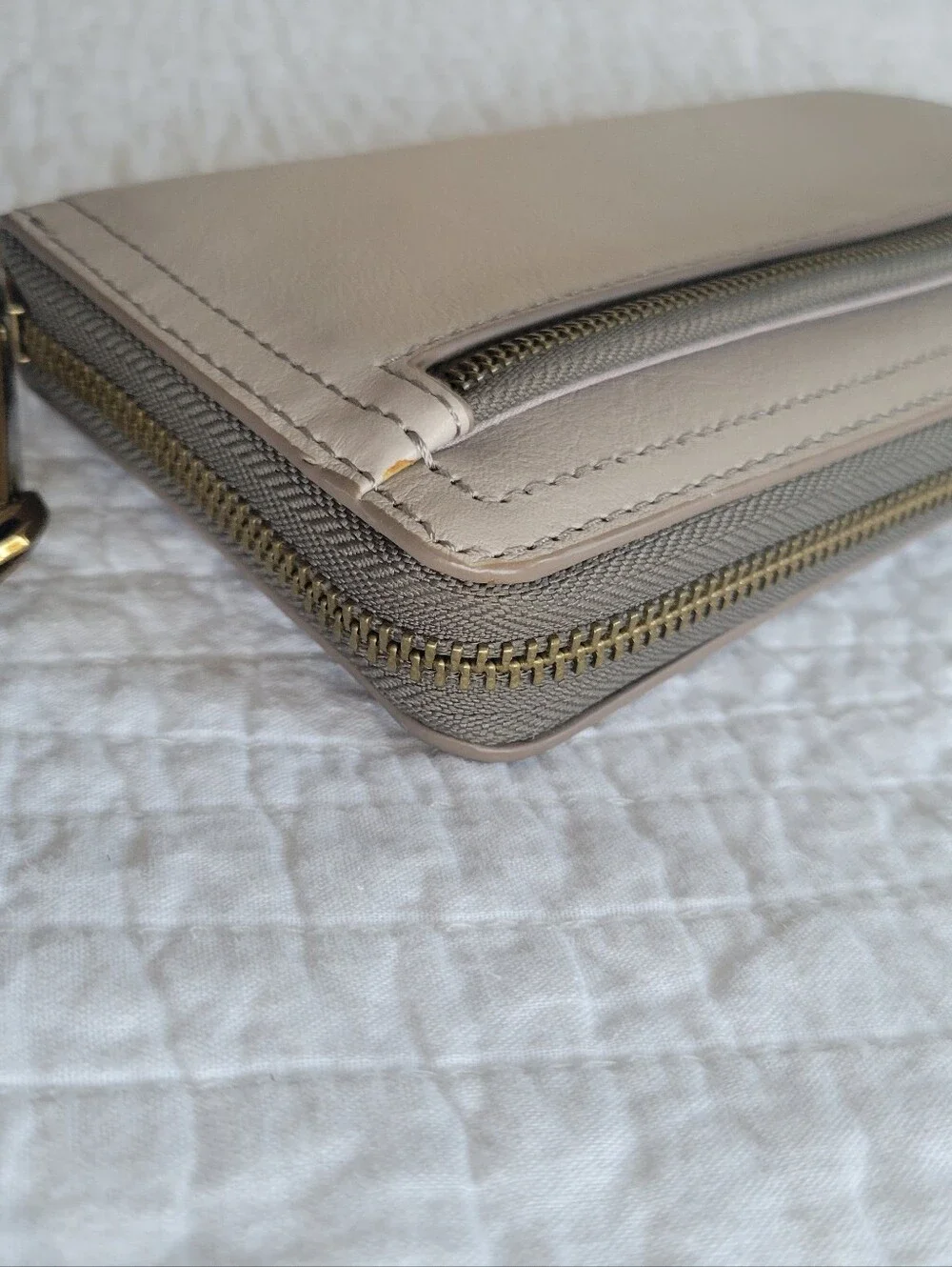NWT Fossil Women's Logan RFID Zip-Around Wristlet Wallet in Stone - Picture 6 of 9